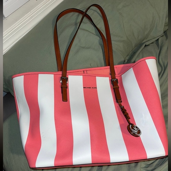 Michael Kors Coral/White Jet Set Tote - Picture 4 of 5